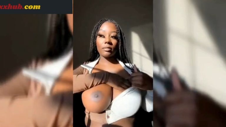 Influencer Jane Exposes Her Huge Boobs on Live
